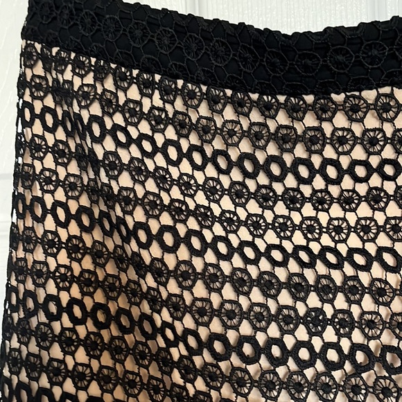 Black lace pencil skirt size small - Picture 6 of 6